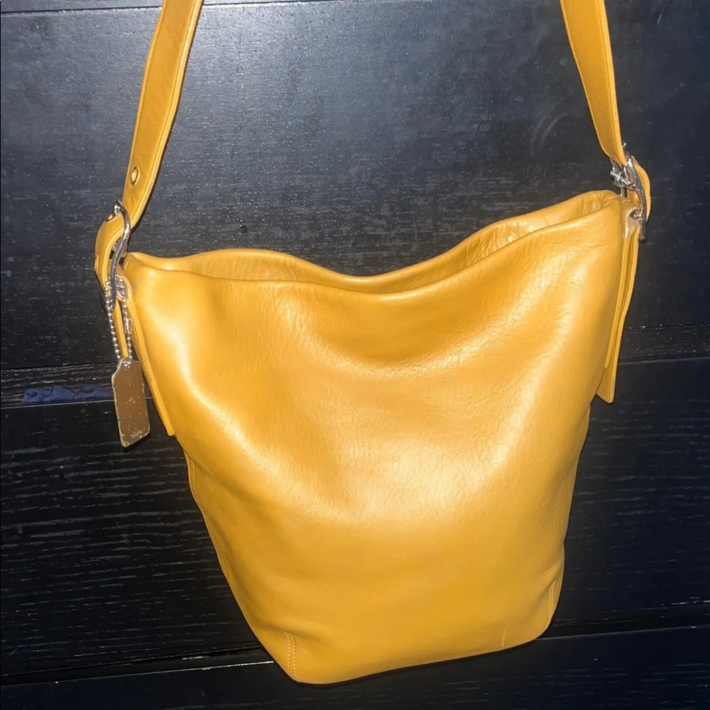 Coach soho vintage Yellow Leather Hobo Bag
9186 - Picture 4 of 10